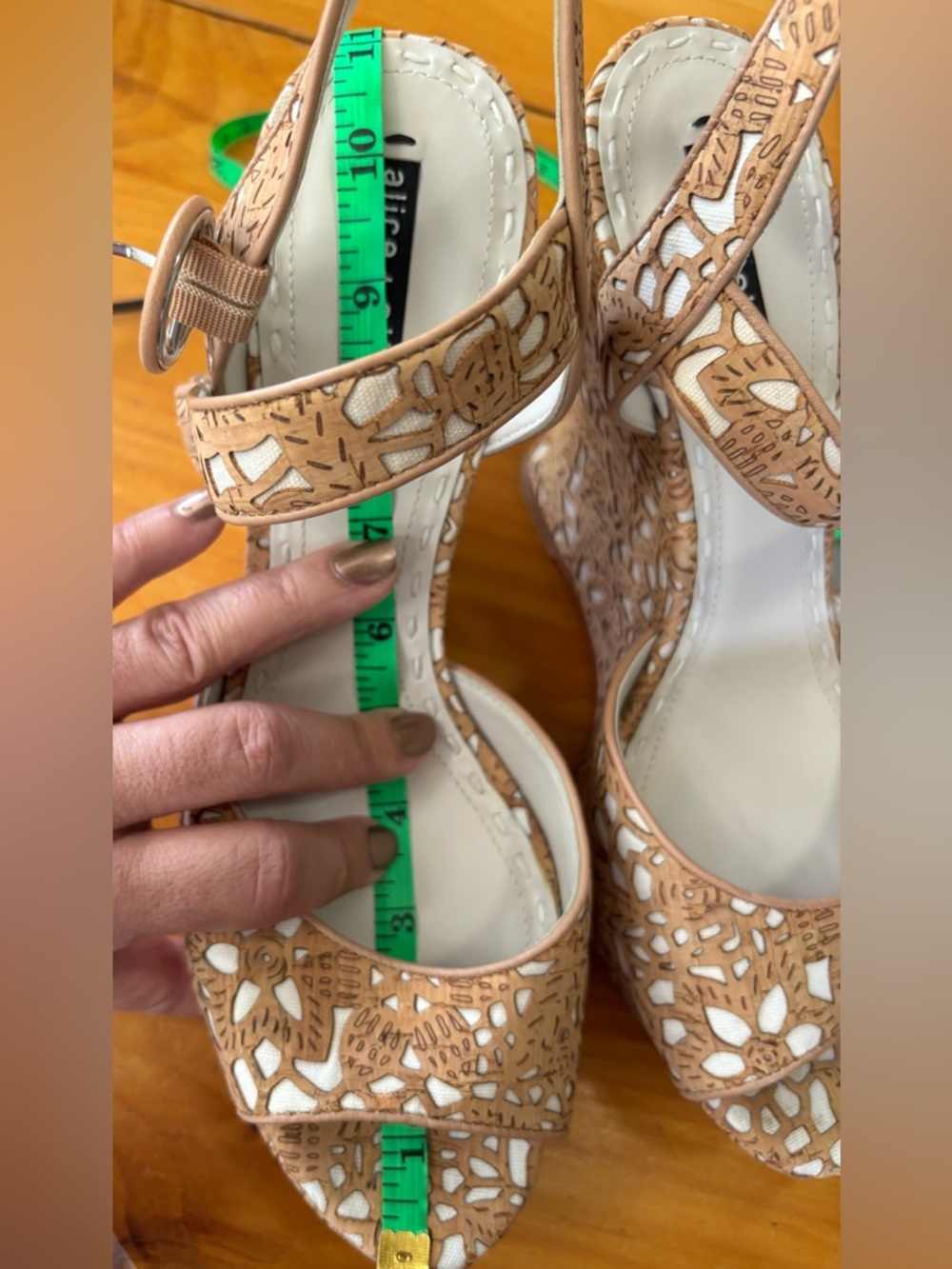 Alice + Olivia Tan and White Laser-Cut Floral Wedge Sandals- size 41 - Picture 13 of 16